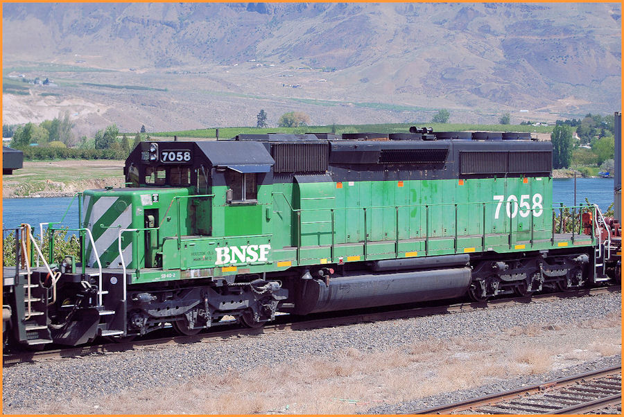 BNSF 7058 1